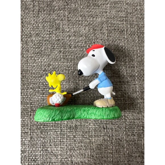 Hallmark Keepsake 2019 Golfer Snoopy Ornament Peanuts Series With Box - Picture 2 of 8